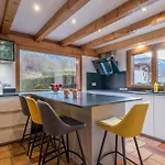 Altura- 5 Bedrooms - Jacuzzi And Sauna - By Cozee Chamonix