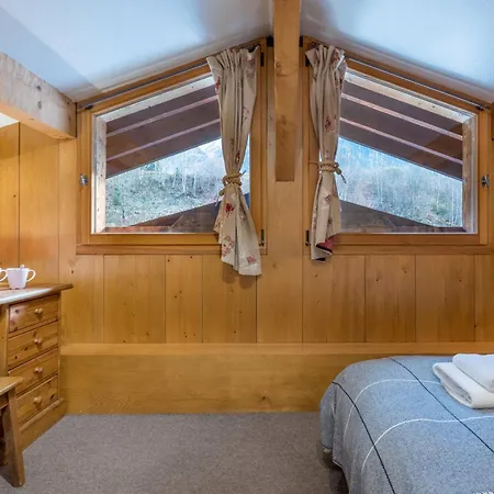 Altura- 5 Bedrooms - Jacuzzi And Sauna - By Cozee Chalet *